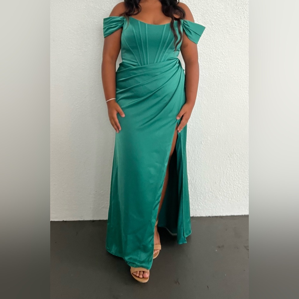 Elegant Teal Evening Gown